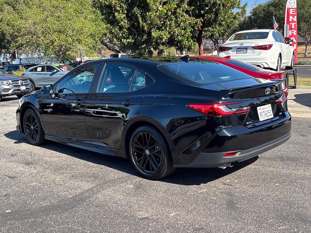 Used 2025 Toyota Camry SE FWD image 6