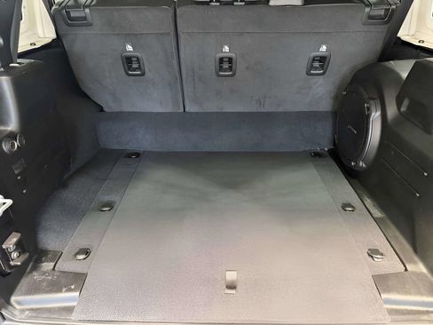 Used 2022 Jeep Wrangler Unlimited Sahara AWD/4WD image 36