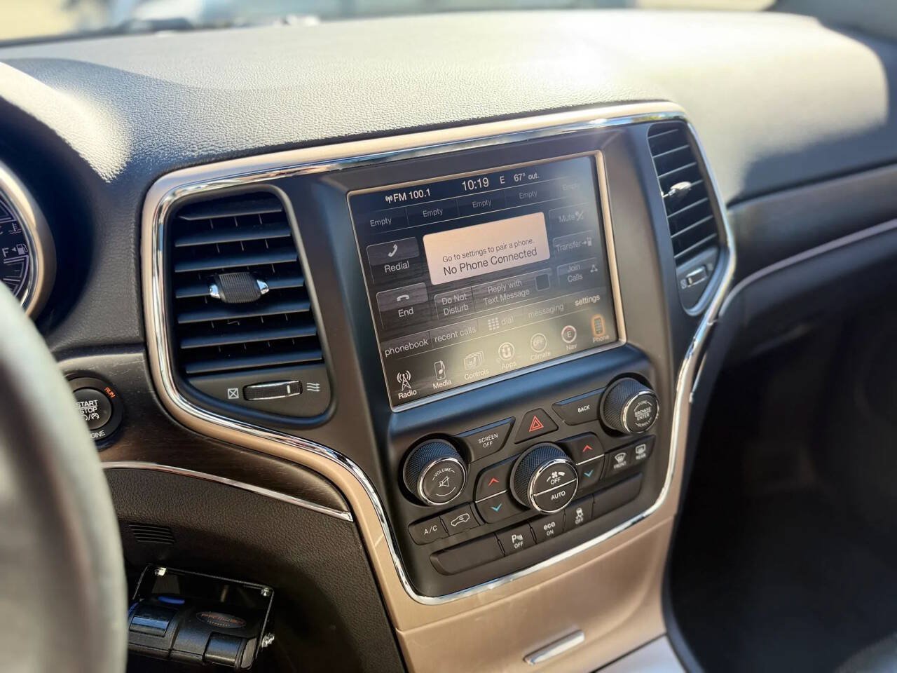 Used 2015 Jeep Grand Cherokee Limited w/ Luxury Group II AWD/4WD image 22