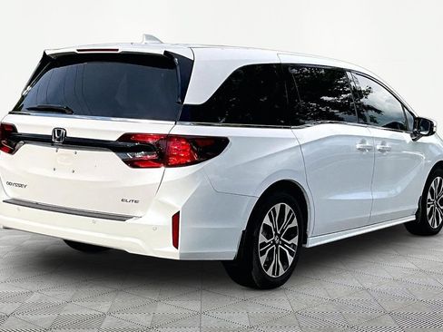 Used 2025 Honda Odyssey Elite image 6