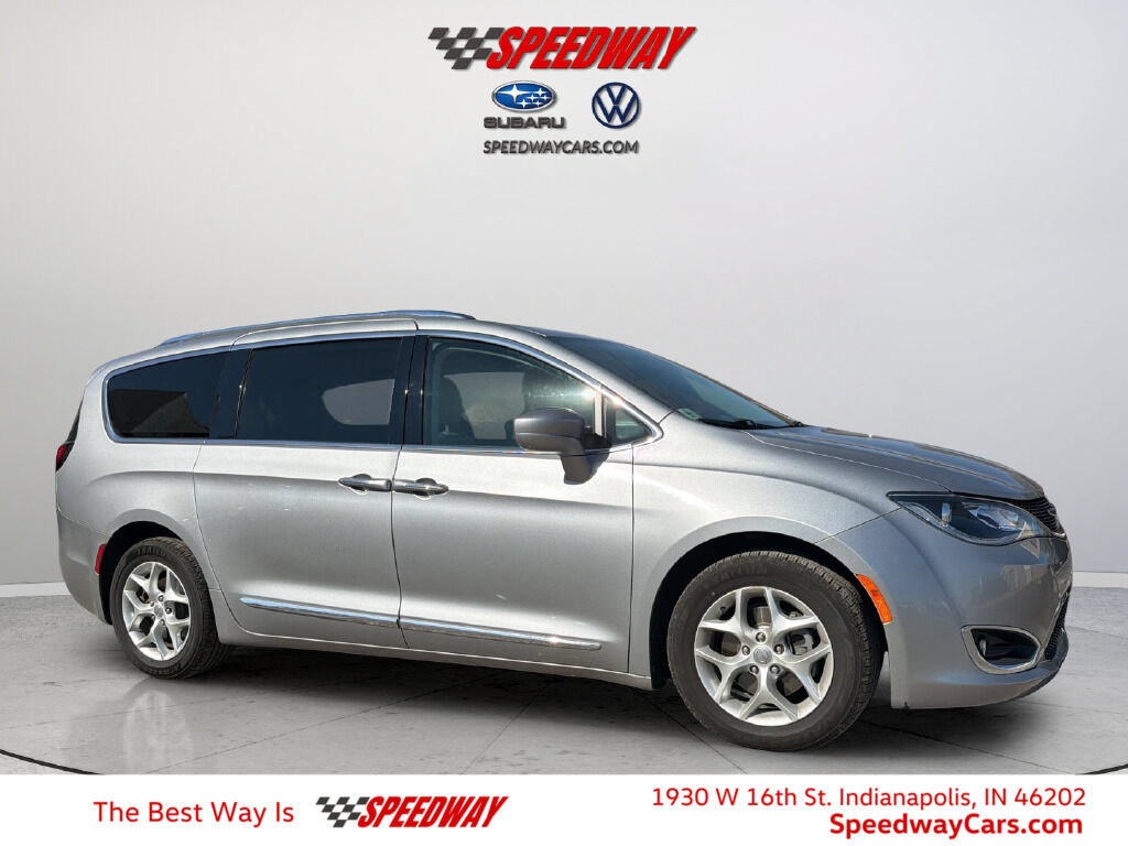 Used 2018 Chrysler Pacifica Touring-L Plus w/ Tire & Wheel Group FWD image 1