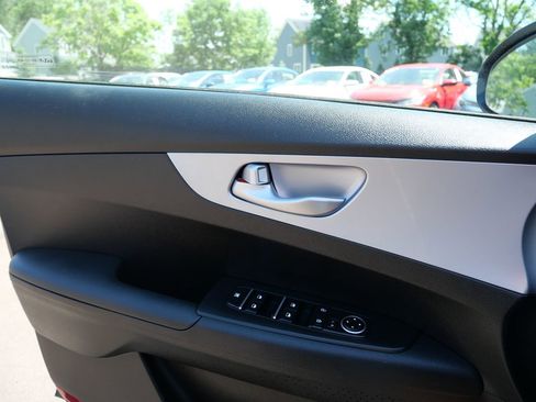 Used 2023 Kia Forte LXS FWD image 15