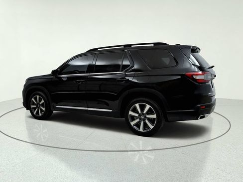 Used 2023 Honda Pilot Touring image 5