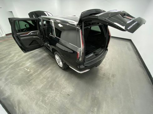 Used 2022 Cadillac Escalade ESV Luxury AWD/4WD image 41