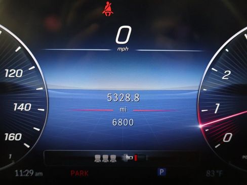 Used 2024 Mercedes-Benz GLC 300 4MATIC image 17