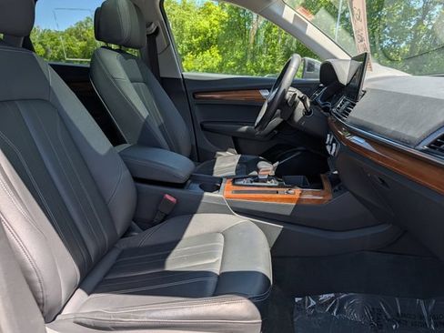 Used 2023 Audi Q5 2.0T Premium w/ Convenience Package AWD/4WD image 8