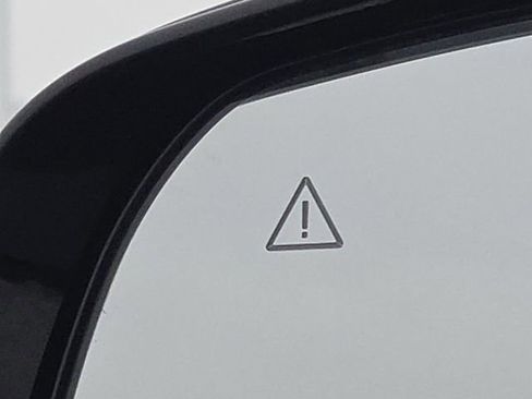 Used 2024 Kia Sorento LX image 9