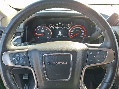Used 2016 GMC Yukon Denali image 20