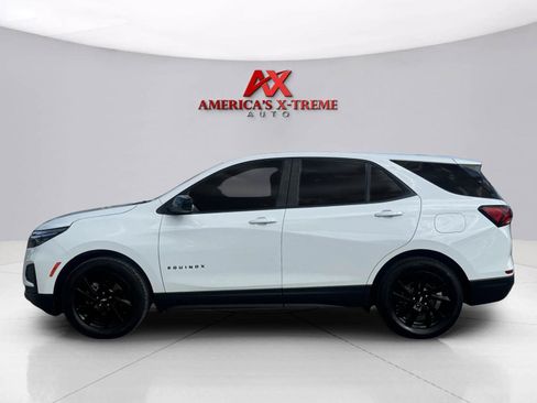 Used 2023 Chevrolet Equinox LS w/ LS Convenience Package FWD image 2
