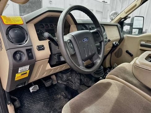 Used 2008 Ford F550 4x4 Regular Cab Super Duty image 9