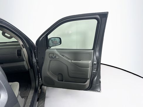 Used 2019 Nissan Frontier SV image 30