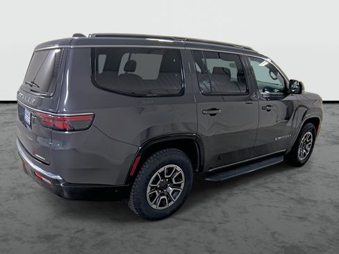 Used 2022 Jeep Wagoneer Series II w/ Convenience Group I AWD/4WD image 4