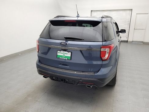 Used 2018 Ford Explorer XLT w/ Equipment Group 202A FWD image 7