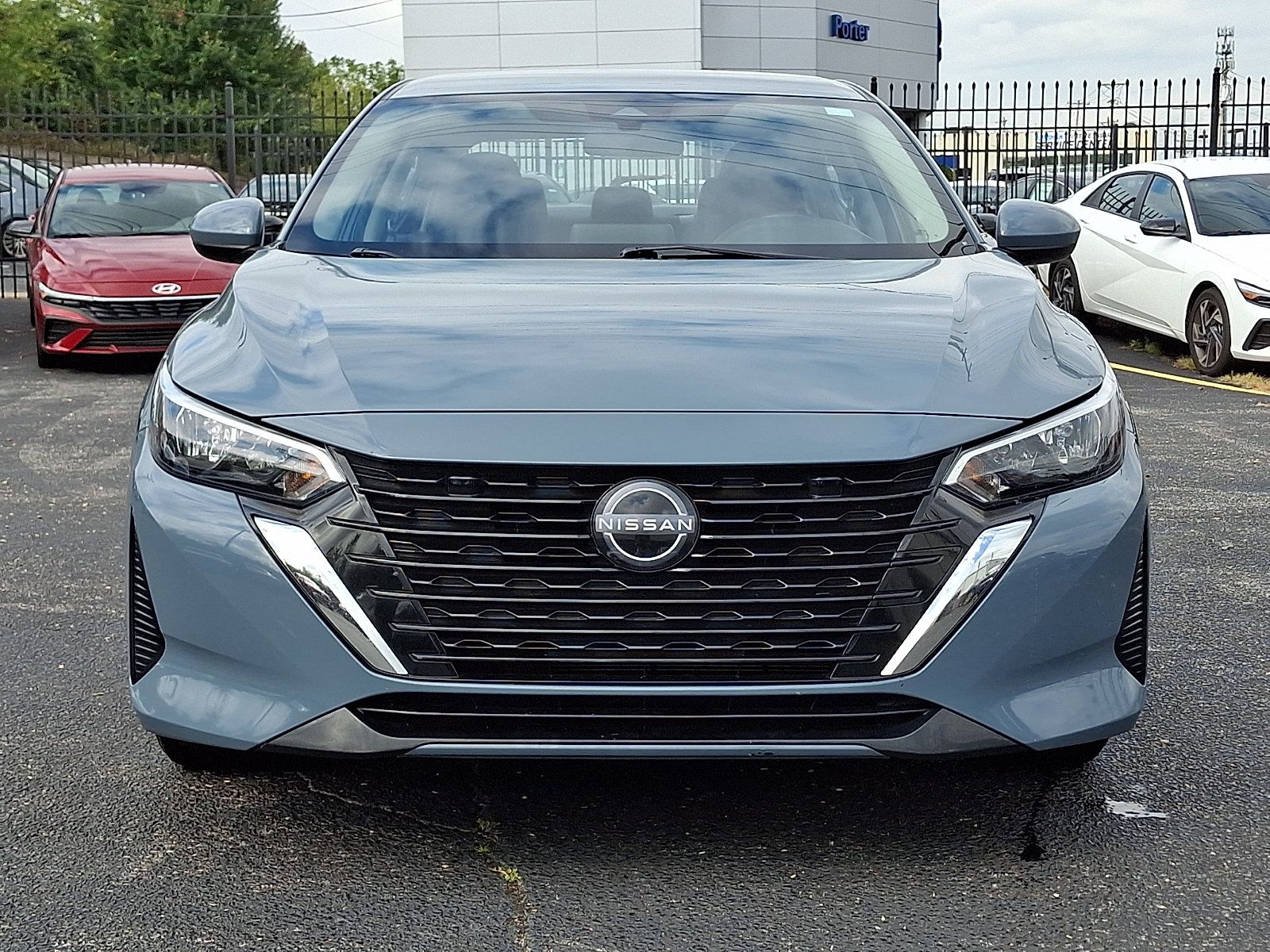 Used 2025 Nissan Sentra SV FWD image 2