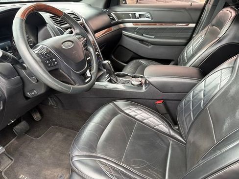 Used 2019 Ford Explorer Platinum AWD/4WD image 17