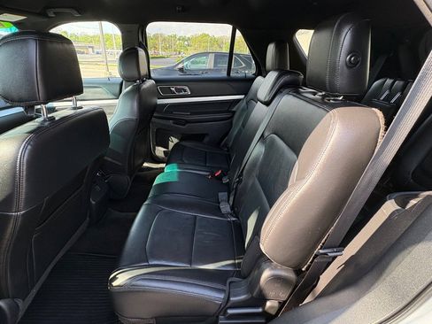 Used 2016 Ford Explorer XLT w/ Equipment Group 202A AWD/4WD image 12