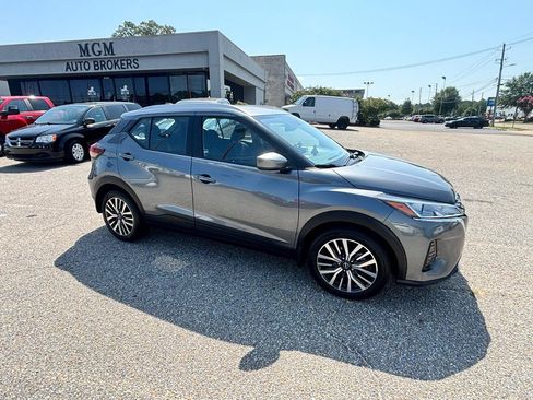 Used 2023 Nissan Kicks SV FWD image 36