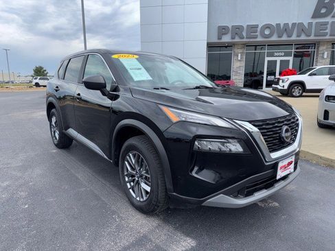 Used 2023 Nissan Rogue S AWD/4WD image 3
