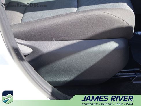 Used 2025 Toyota RAV4 XLE image 10