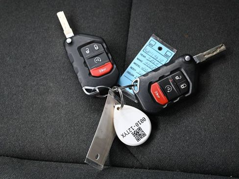 Used 2024 Jeep Wrangler Unlimited w/ Convenience Group image 32