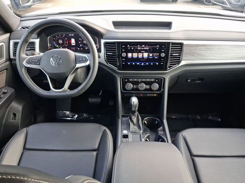 Used 2023 Volkswagen Atlas Cross Sport SE FWD image 9