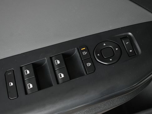 Used 2025 Kia K4 LX FWD image 13
