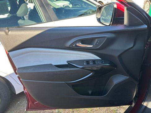 Used 2025 Chevrolet Trax LT image 20