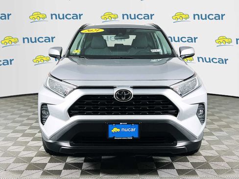 Used 2021 Toyota RAV4 XLE w/ Convenience Package AWD/4WD image 2
