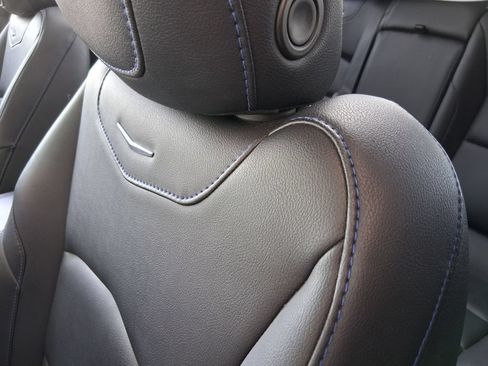 Used 2024 Cadillac XT4 Sport w/ Technology Package FWD image 19