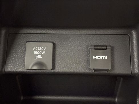 Certified 2023 Toyota Sienna Limited image 51