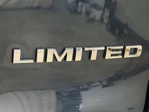 Used 2020 Jeep Cherokee Limited AWD/4WD image 34