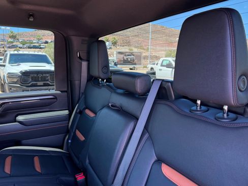 Used 2025 GMC Sierra 2500 AT4 AWD/4WD image 21