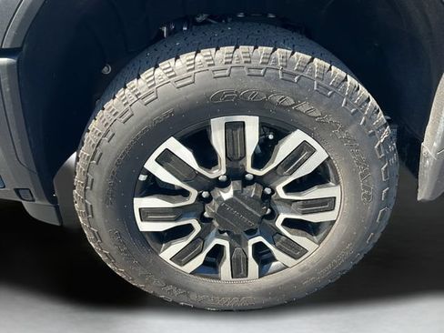 Used 2025 GMC Sierra 2500 Denali Ultimate AWD/4WD image 29