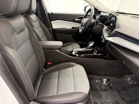 New 2026 Chevrolet Trax LT w/ Driver Confidence Package FWD image 20