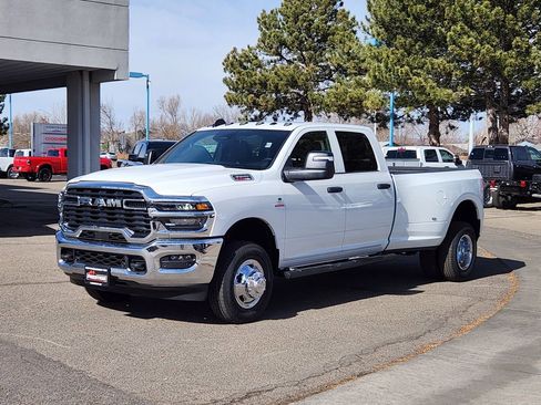 New 2026 RAM 3500 Tradesman AWD/4WD image 4