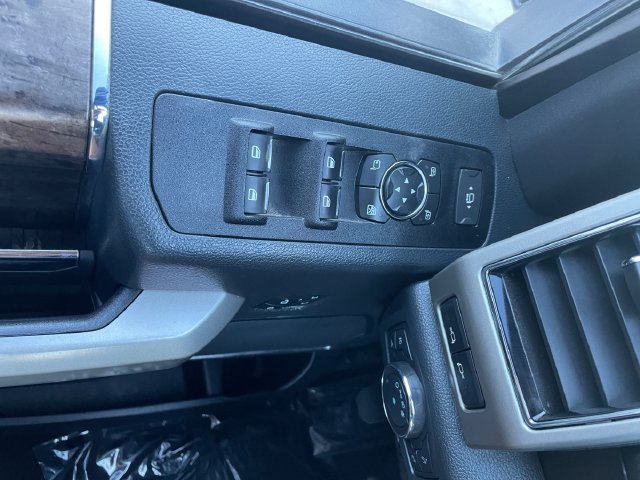 Used 2022 Ford F350 Lariat w/ Lariat Ultimate Package AWD/4WD image 9