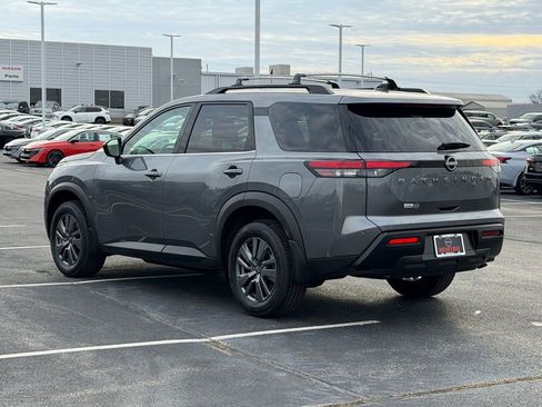 New 2026 Nissan Pathfinder SV image 6