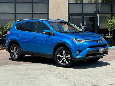 Used 2017 Toyota RAV4 XLE image 2