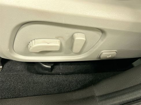 Used 2016 Subaru Forester 2.5i Limited image 10