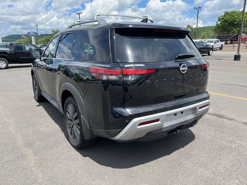 Used 2025 Nissan Pathfinder SL w/ SL Premium Package AWD/4WD image 7