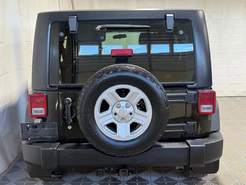 Used 2017 Jeep Wrangler Unlimited Sport w/ Connectivity Group AWD/4WD image 8