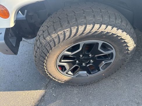 Used 2016 Jeep Wrangler Unlimited Rubicon AWD/4WD image 47