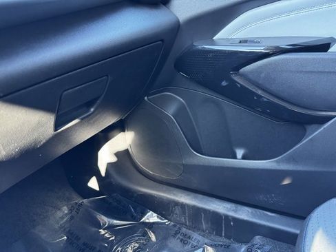 Certified 2025 Chevrolet Trax LT image 19