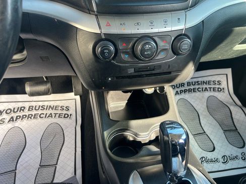 Used 2014 Dodge Journey Limited image 23