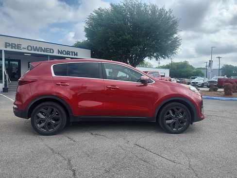 Used 2022 Kia Sportage LX w/ LX FWD Value Edition Package image 2