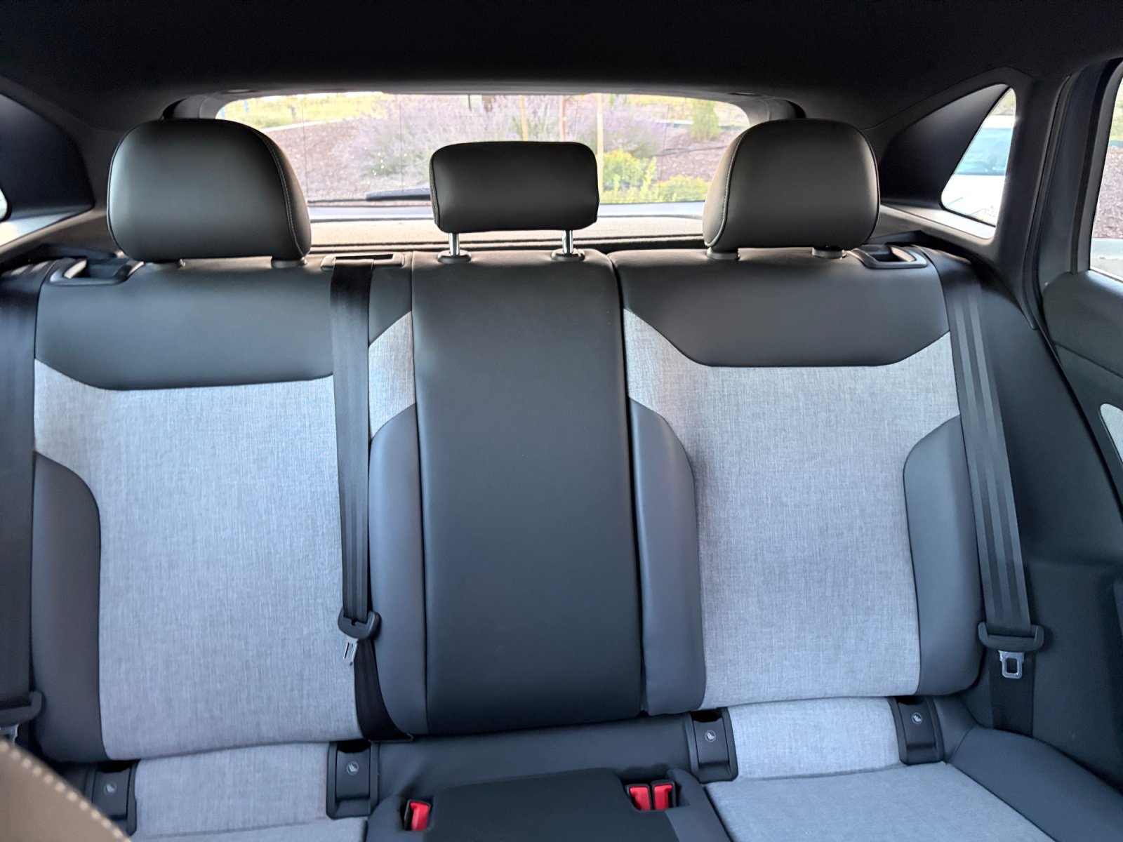 Used 2023 Volkswagen ID.4 Pro AWD/4WD image 18