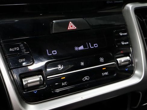 Used 2023 Kia Sorento S w/ Panoramic Sunroof Package FWD image 32