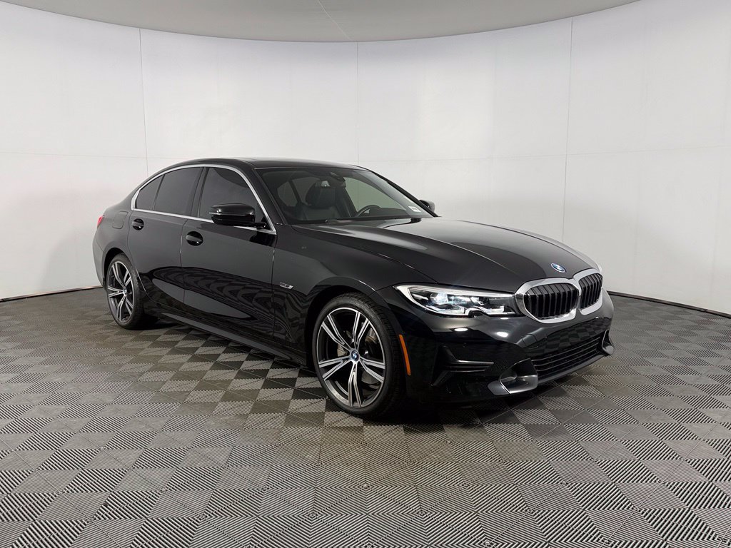 Used 2022 BMW 330e w/ Driving Assistance Package RWD image 2