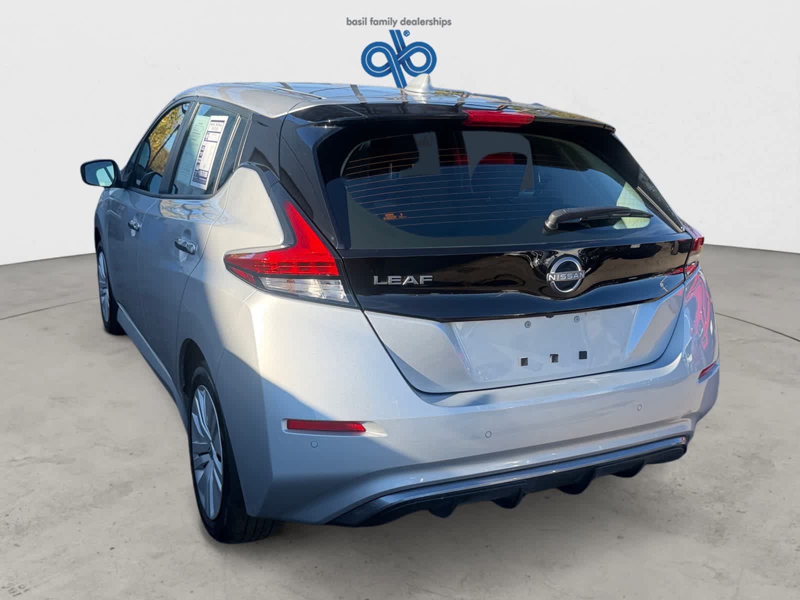 Used 2018 Nissan Leaf S w/ S Charge Package FWD image 4