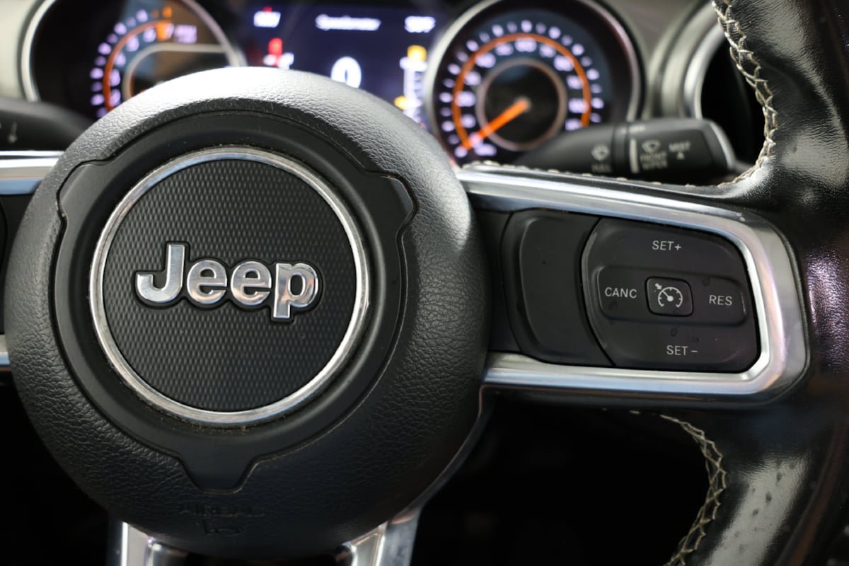 Used 2022 Jeep Gladiator Overland AWD/4WD image 25
